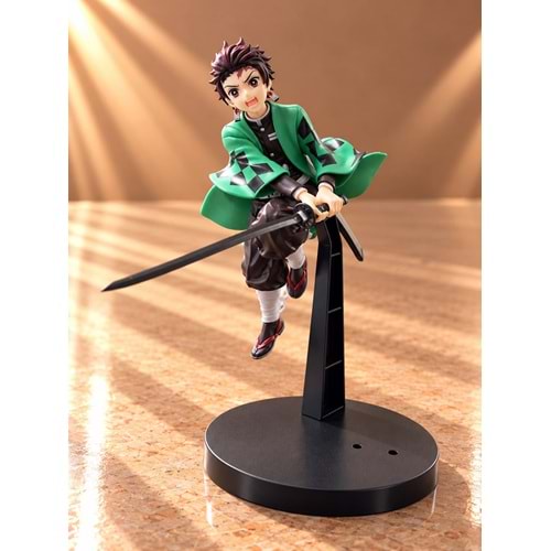 Demon Slayer Tanjiro Kamado Katana Kılıçlı Anime Figürü 18 Cm Alk6597