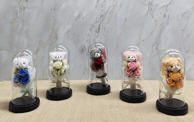 Işıklı Müzikli Fanus içinde Sevimli Ayıcıklı Gül Buketi  Alk5002