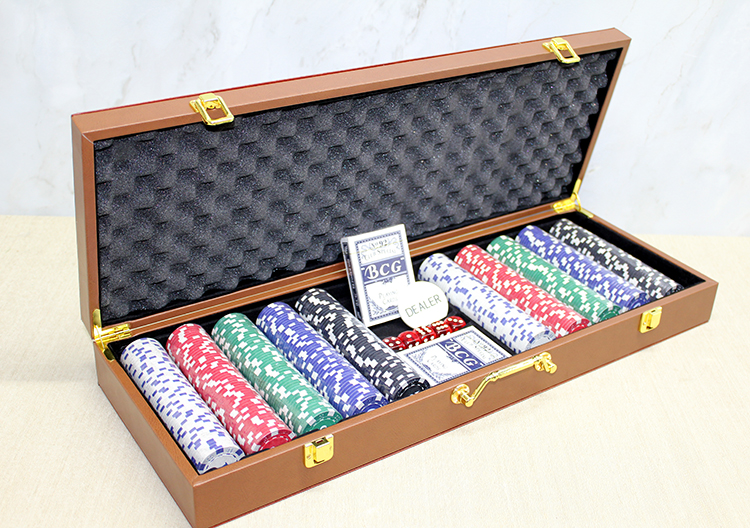 Deri Çantalı 500 Chip Ve 2 Adet İskambil Kağitına Sahip Poker Oyunu Alk4231